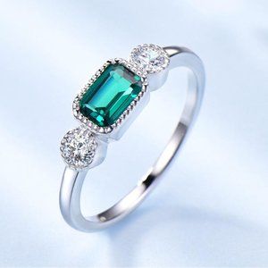 RECTANGULAR 4X6 EMERALD GREEN CUBIC ZIRCONIA RIN